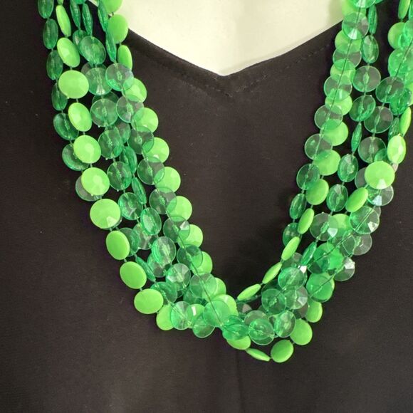 VINTAGE Costume 3 Strand Green Plastic Disc Bead Necklace Long - Picture 6 of 9